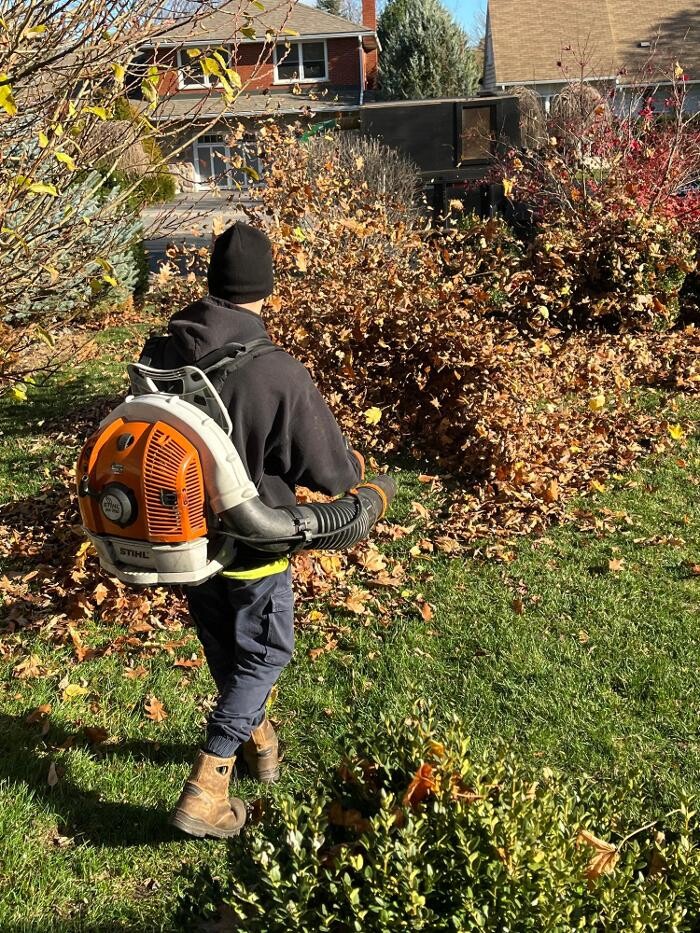 Images Simcoe Lawns Ltd