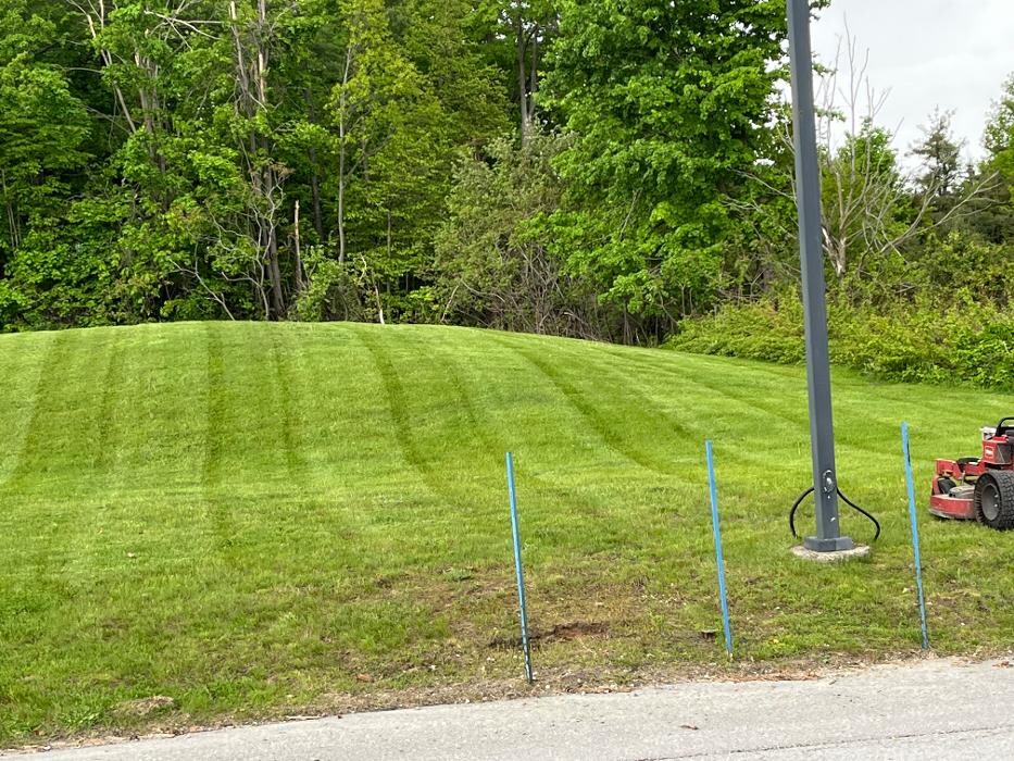 Images Simcoe Lawns Ltd