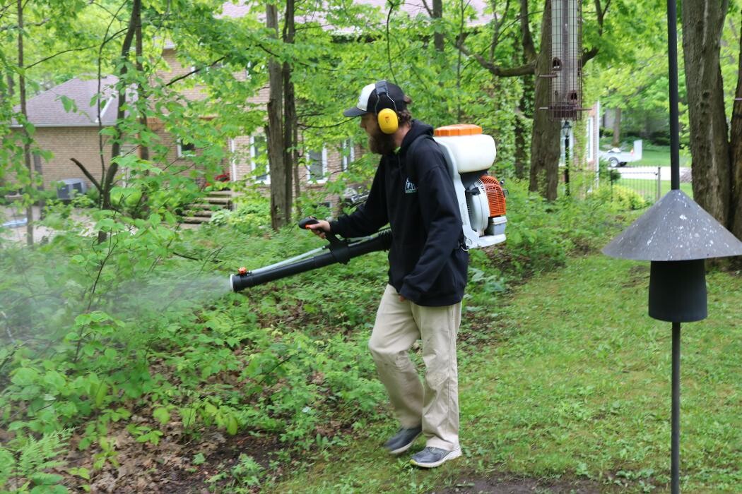 Images Simcoe Lawns Ltd