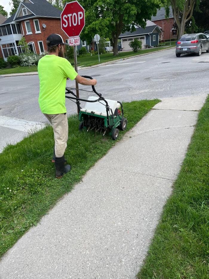 Images Simcoe Lawns Ltd