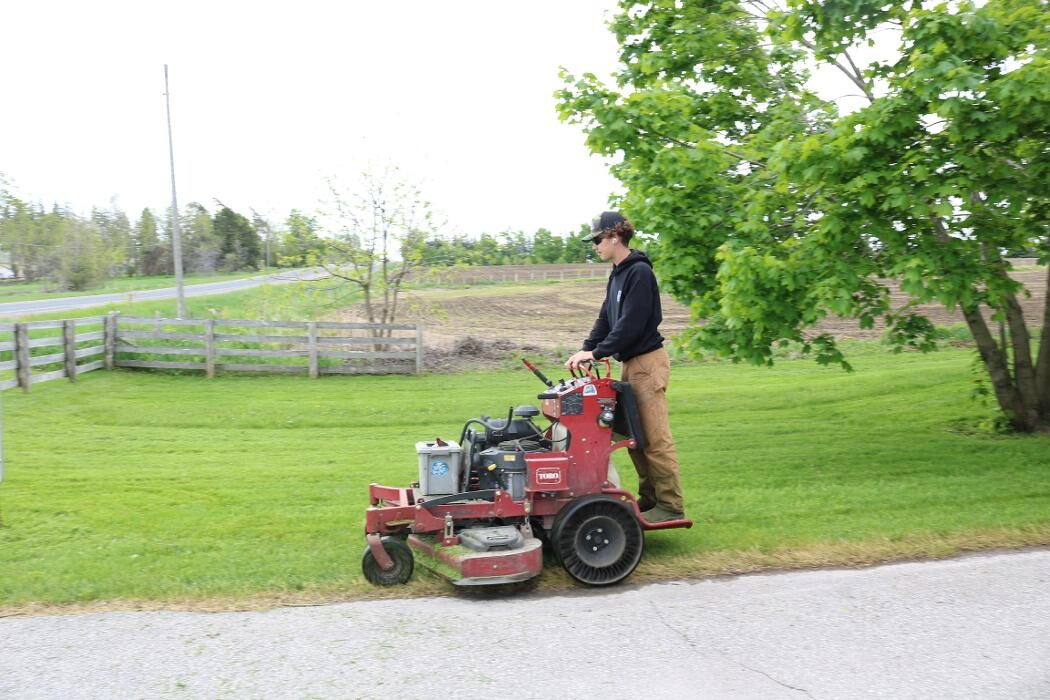 Images Simcoe Lawns Ltd
