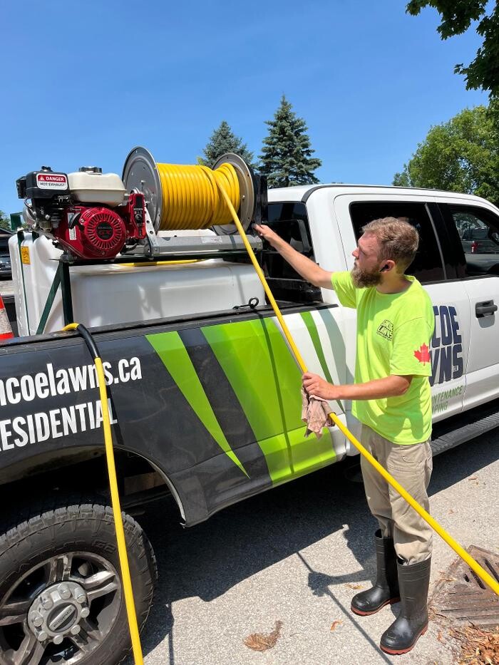 Images Simcoe Lawns Ltd