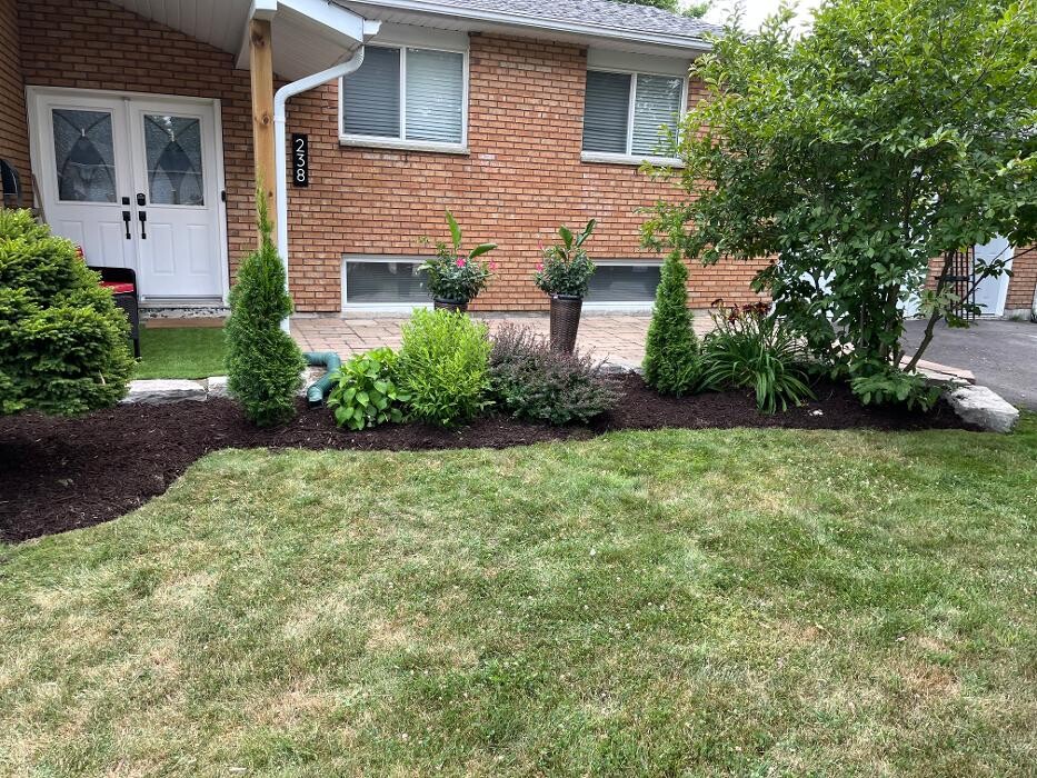 Images Simcoe Lawns Ltd