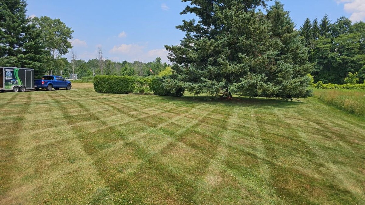 Images Simcoe Lawns Ltd