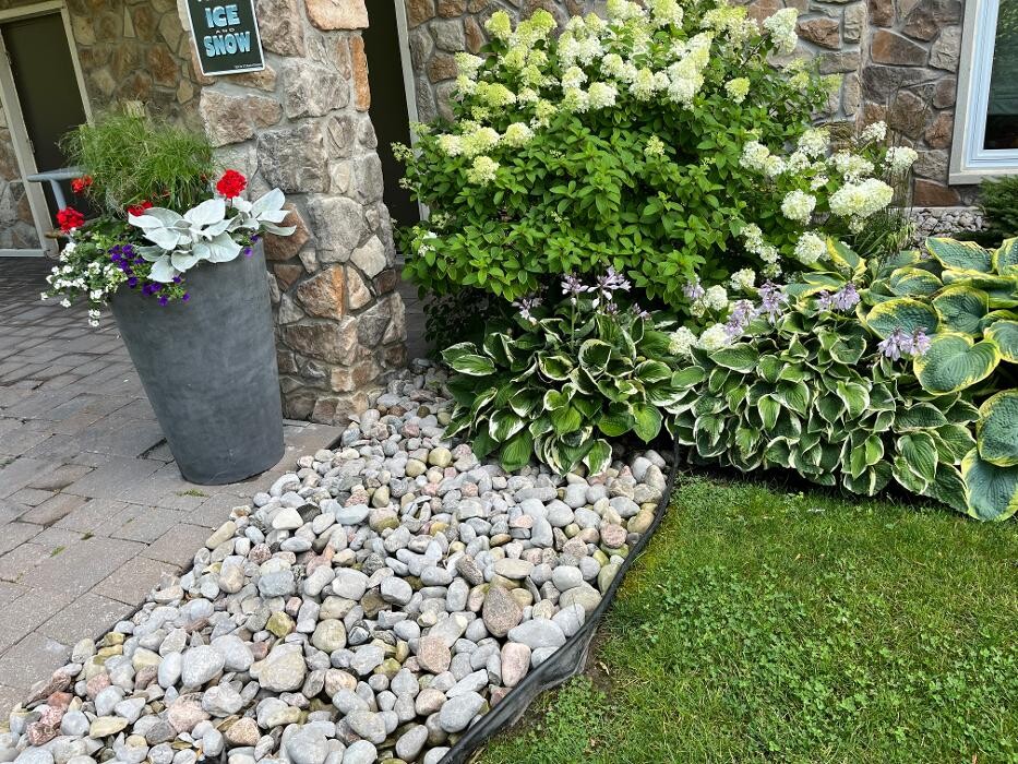 Images Simcoe Lawns Ltd
