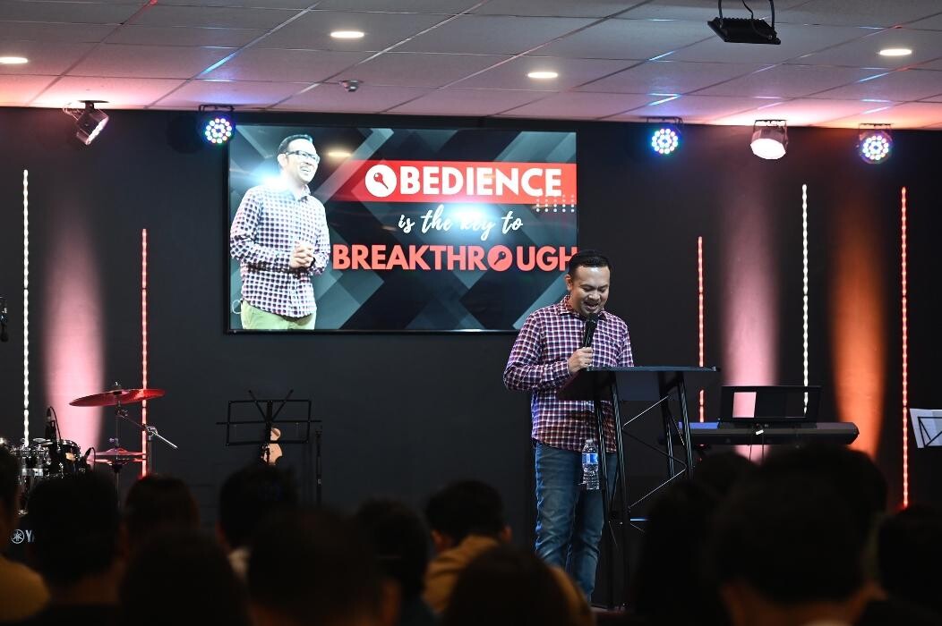 Images Jesus Reigns Forever Church New Brunswick