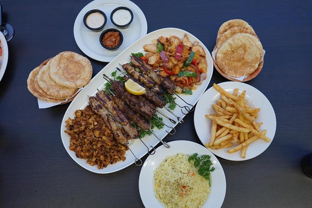 Images Montfort Mediterranean Grill - Brant St.