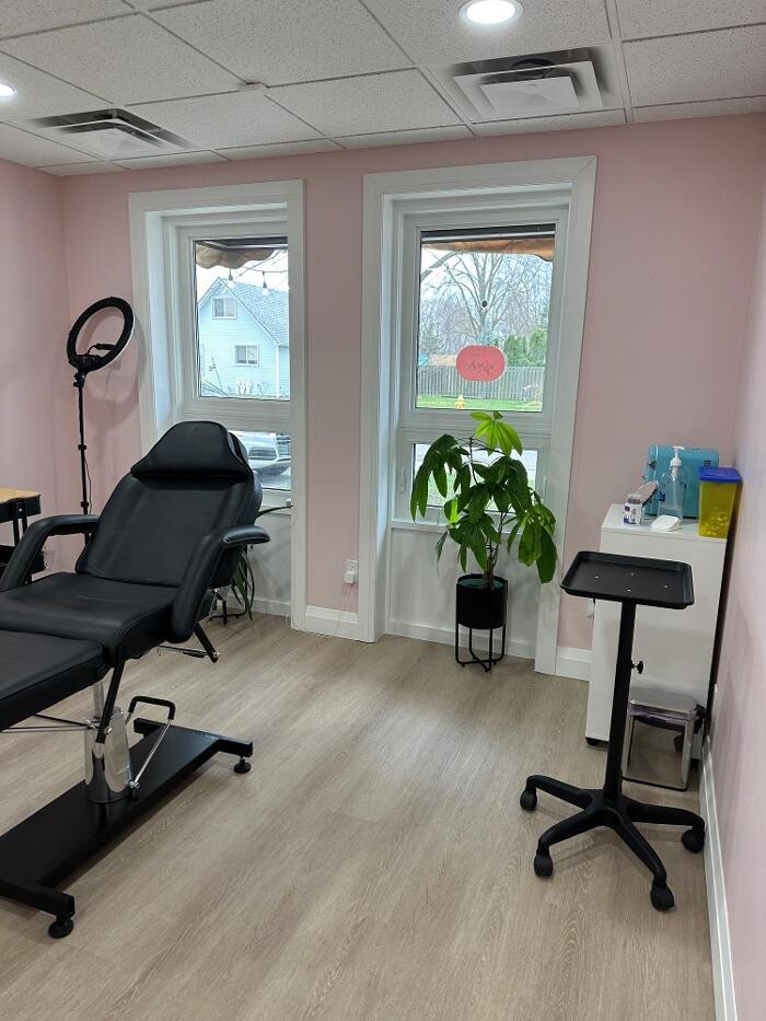 Images MM Beauty Bar Inc.