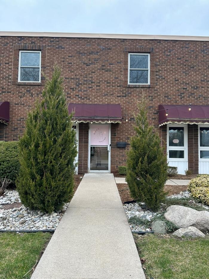 Images MM Beauty Bar Inc.