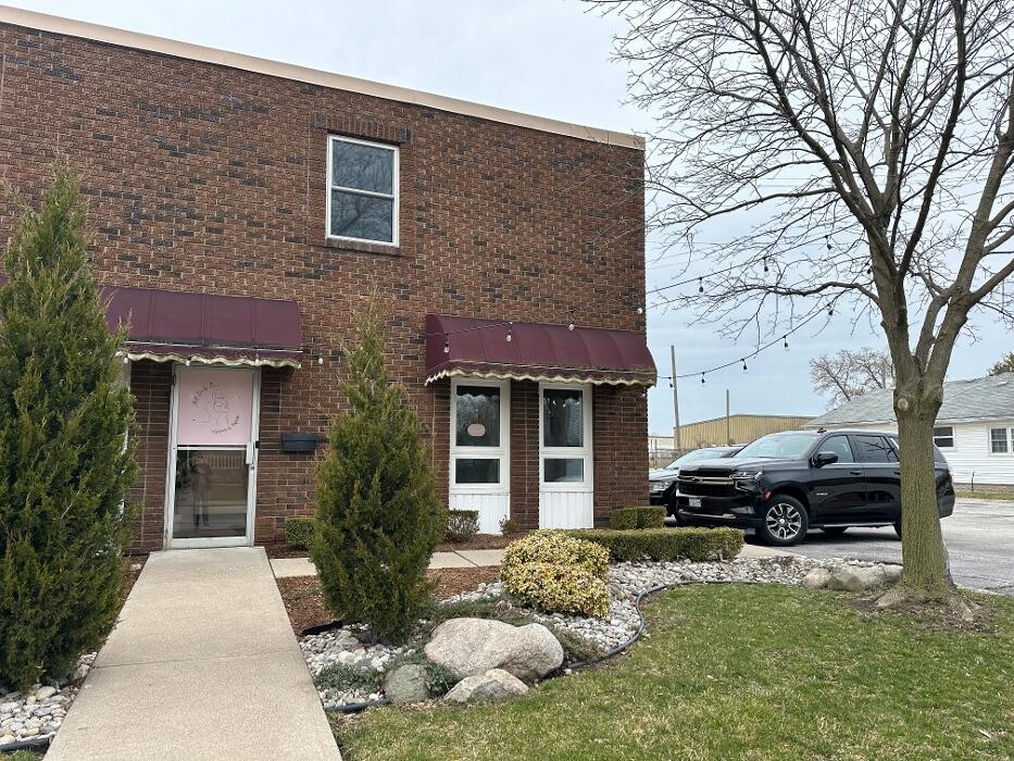 Images MM Beauty Bar Inc.