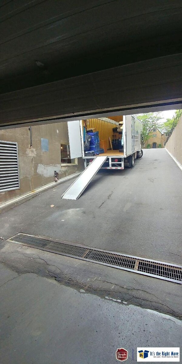Images Simple Moves & Storage Movers Burlington & Oakville