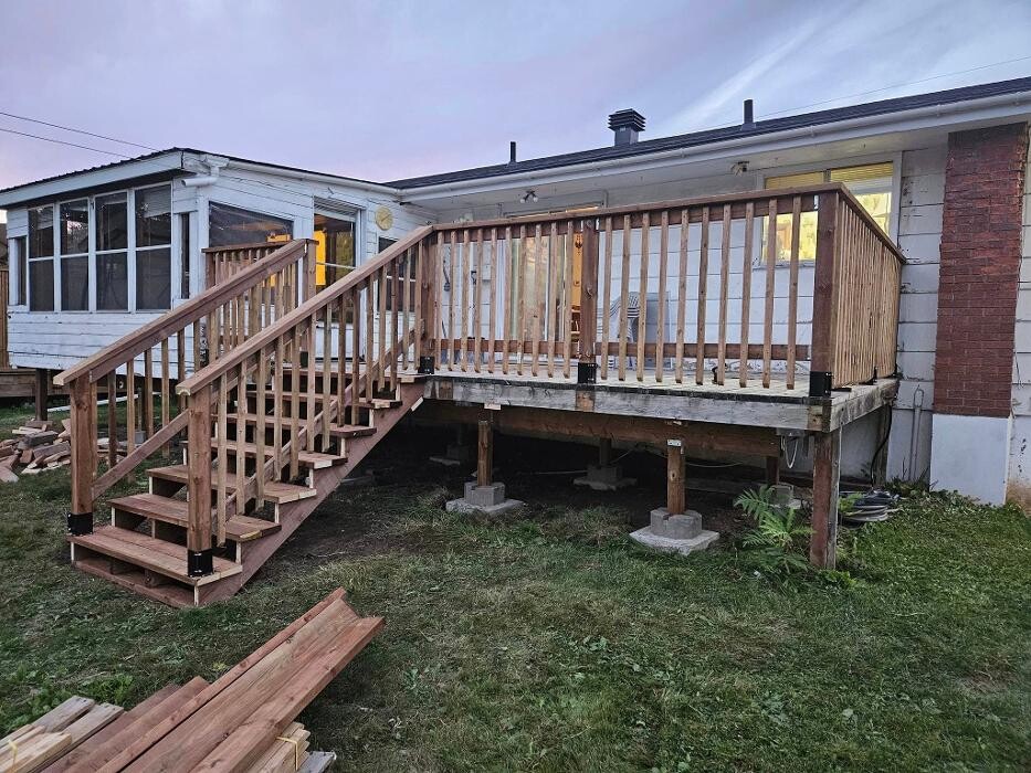 Images MTN Deck and Fence Contracting Ltd.