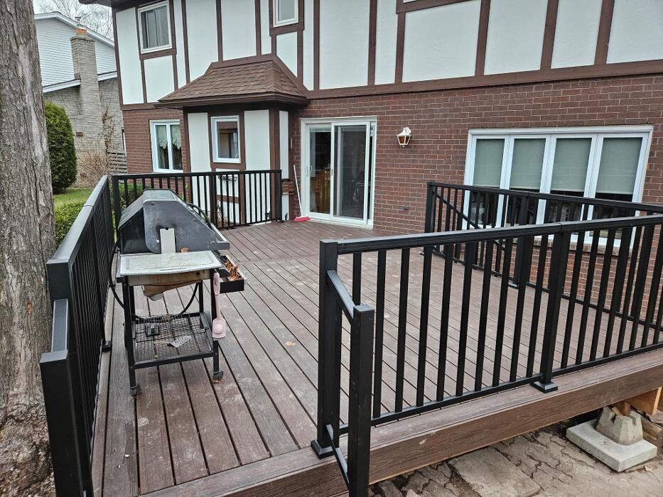 Images MTN Deck and Fence Contracting Ltd.