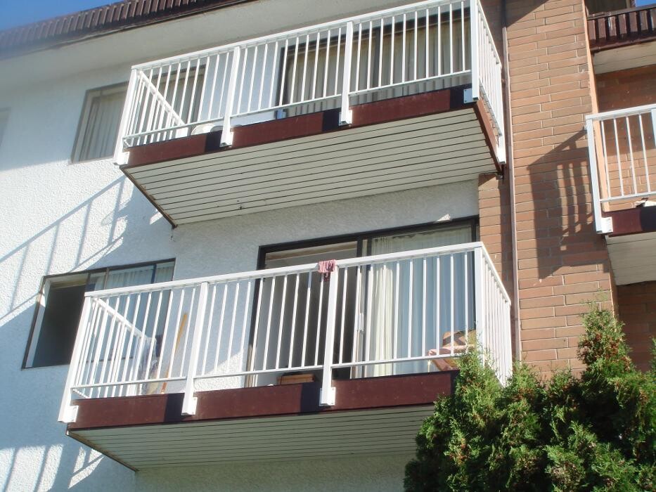 Images Tops Aluminum Railings Ltd