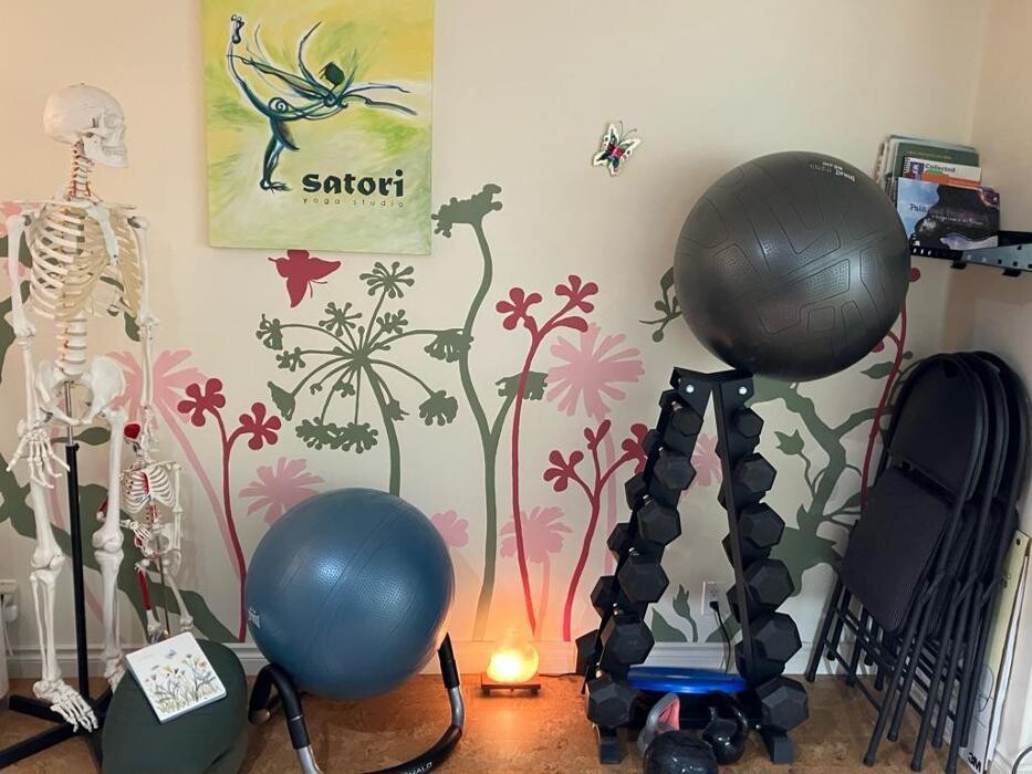 Images Satori Yoga Studio