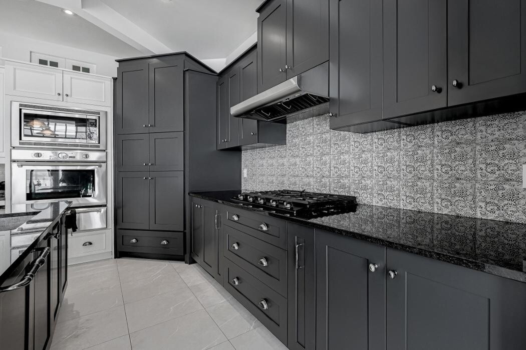 Images MontRiver Kitchen & Bath (山水橱柜)
