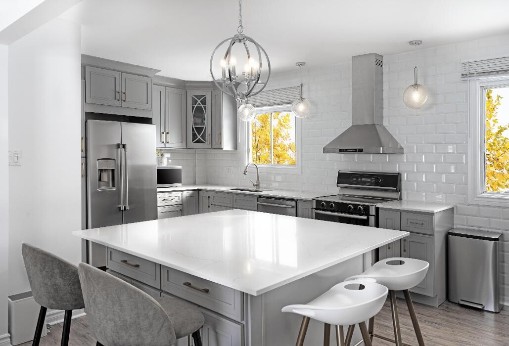 Images MontRiver Kitchen & Bath (山水橱柜)