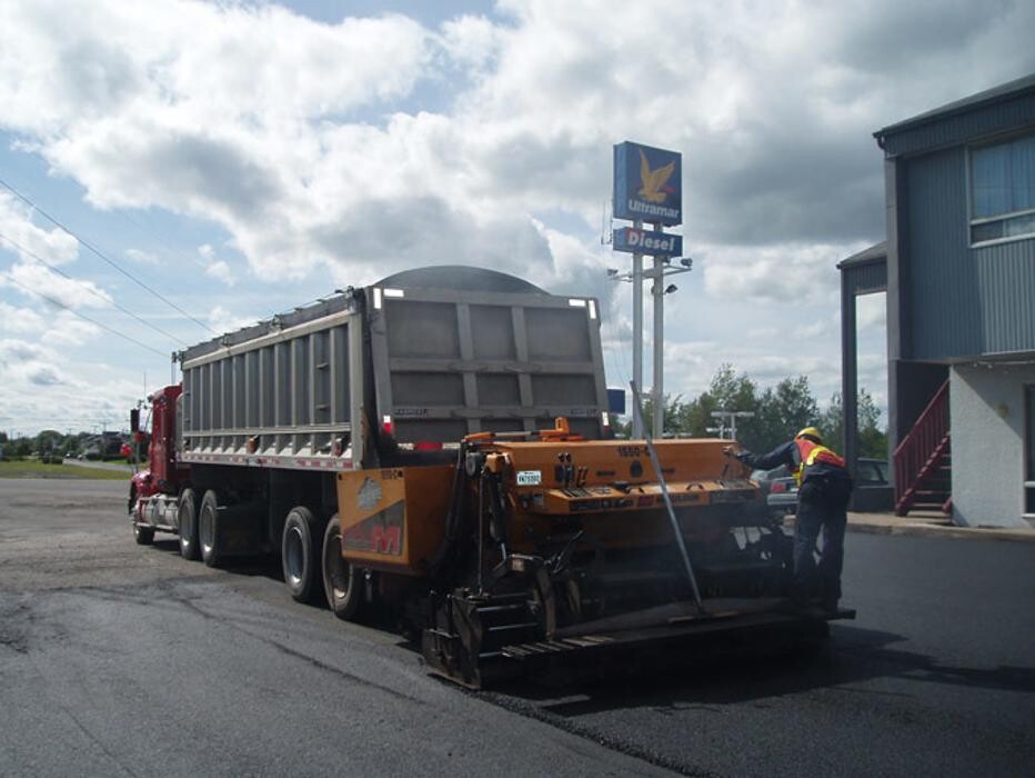 Images Entreprise Phil Lagacé - Entrepreneur Asphalte Lyster