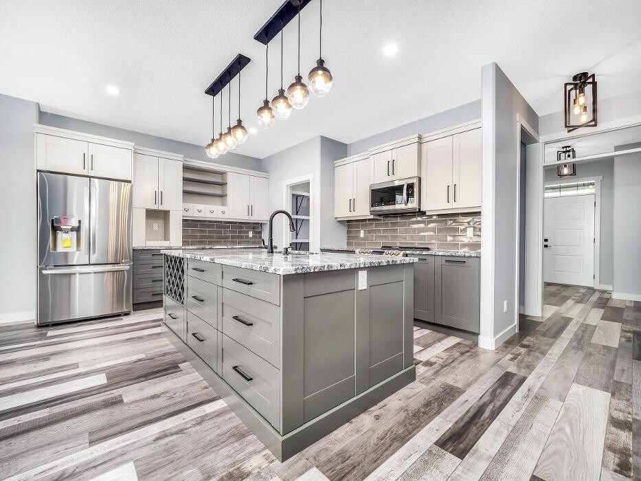 Images Destiny Homes Inc.