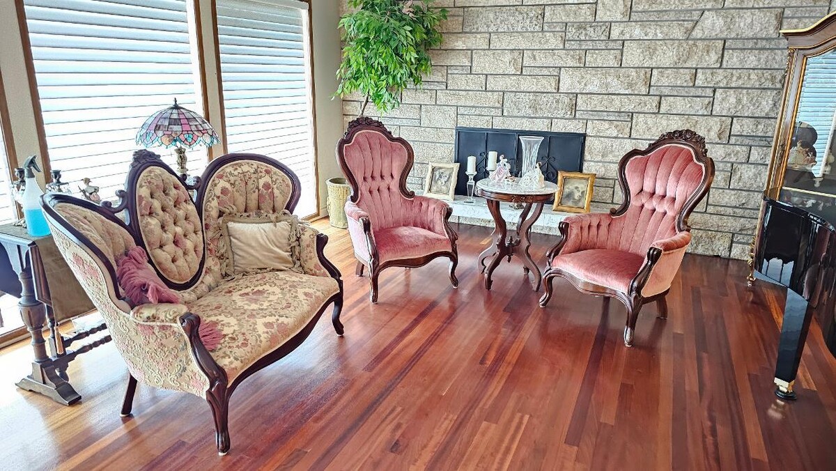 Images Kelowna Estate Liquidation