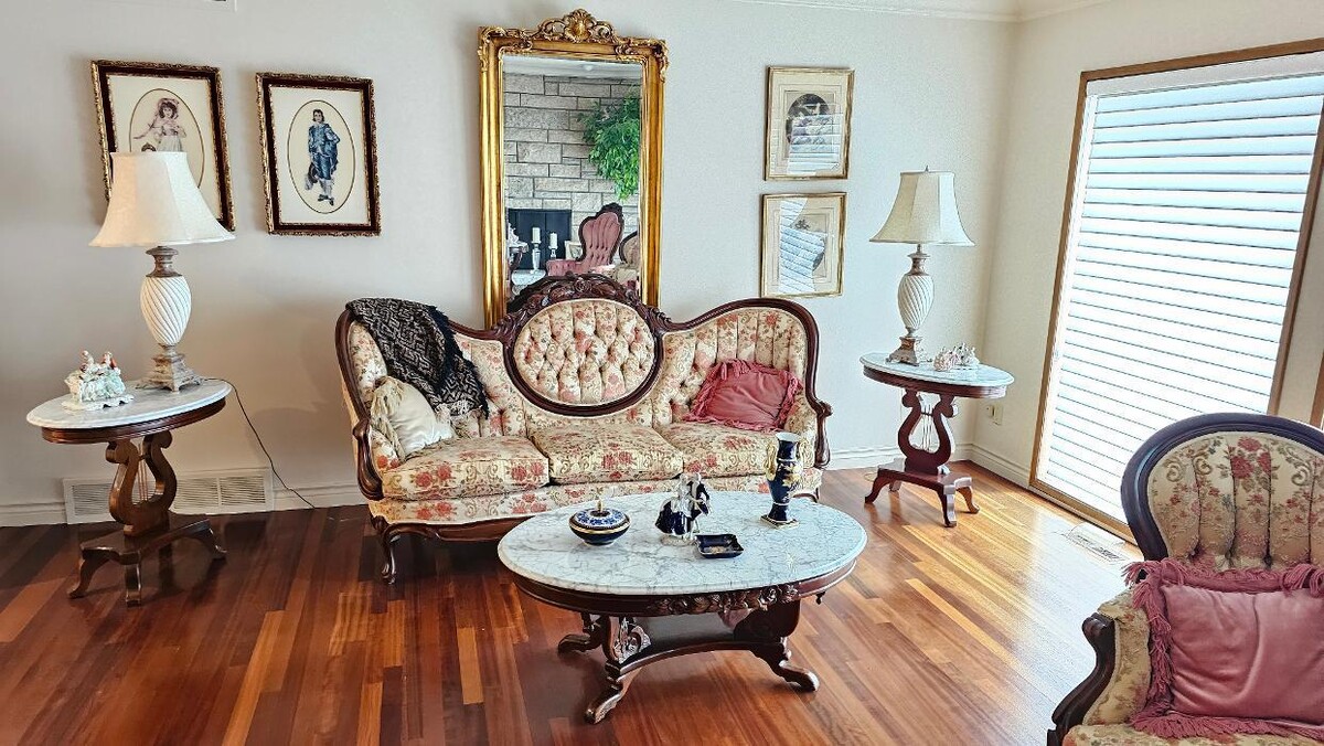 Images Kelowna Estate Liquidation