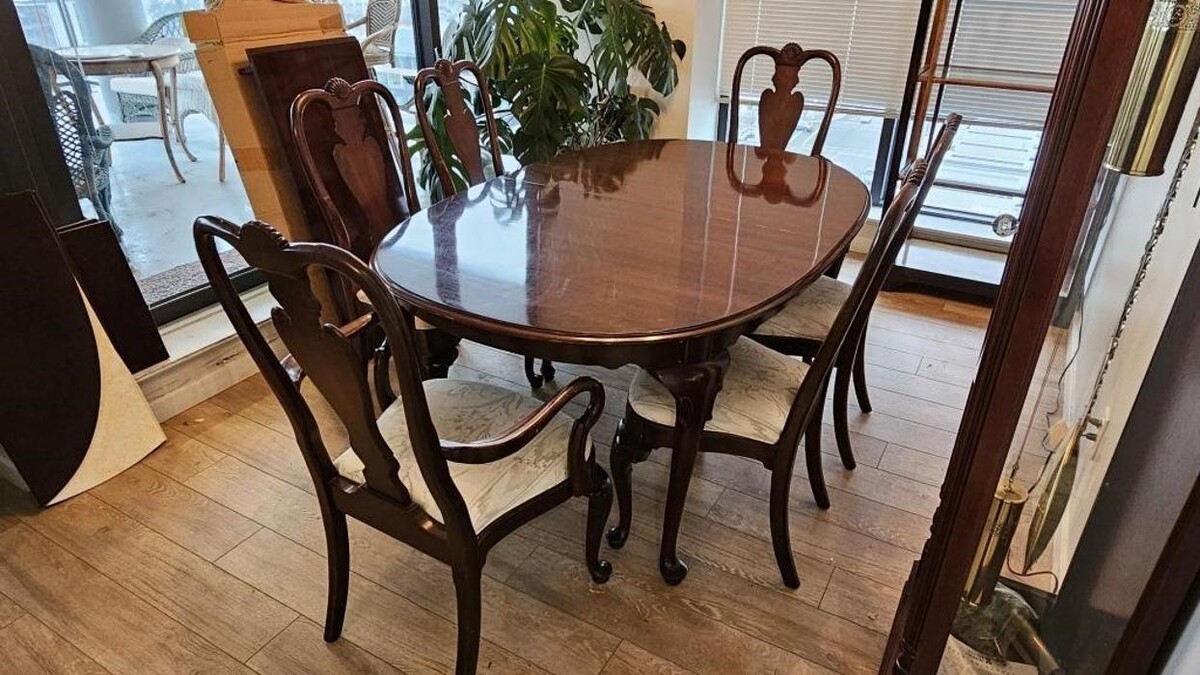 Images Kelowna Estate Liquidation