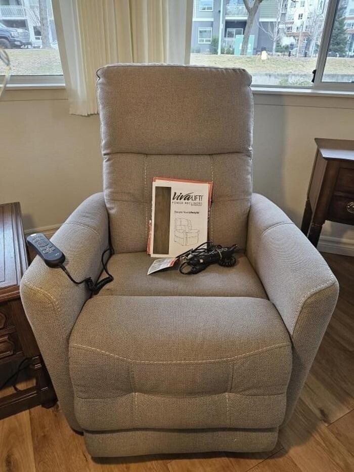 Images Kelowna Estate Liquidation