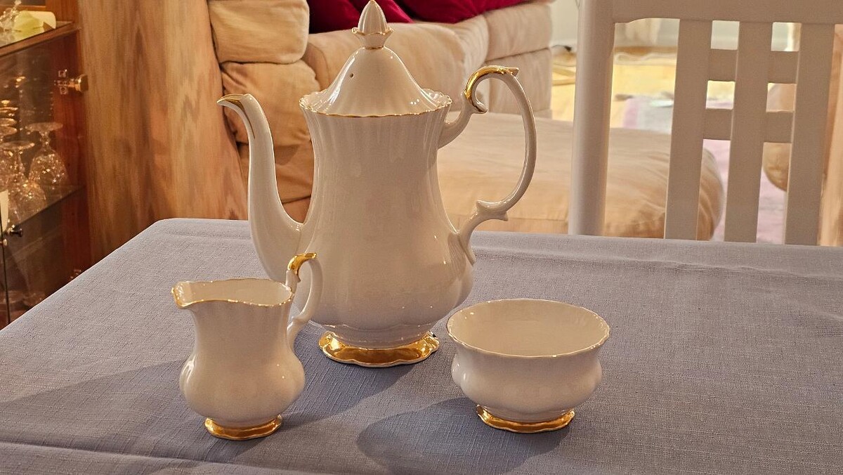 Images Kelowna Estate Liquidation