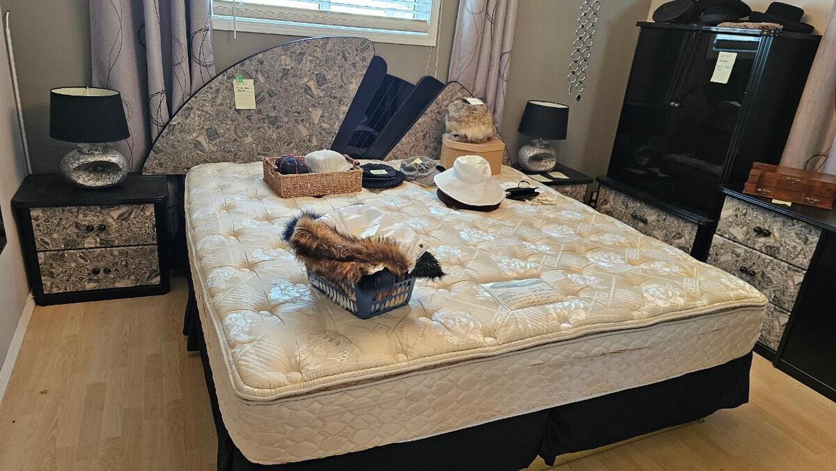 Images Kelowna Estate Liquidation