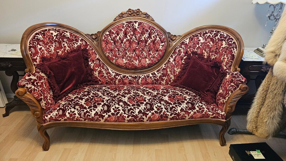 Images Kelowna Estate Liquidation