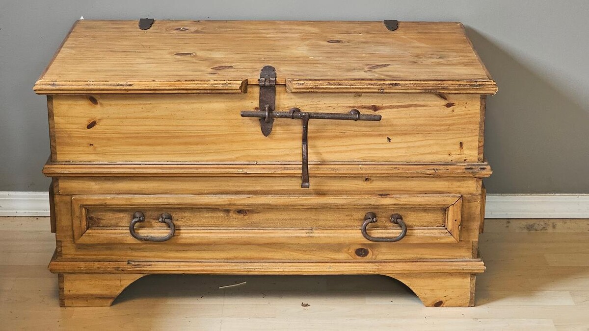 Images Kelowna Estate Liquidation