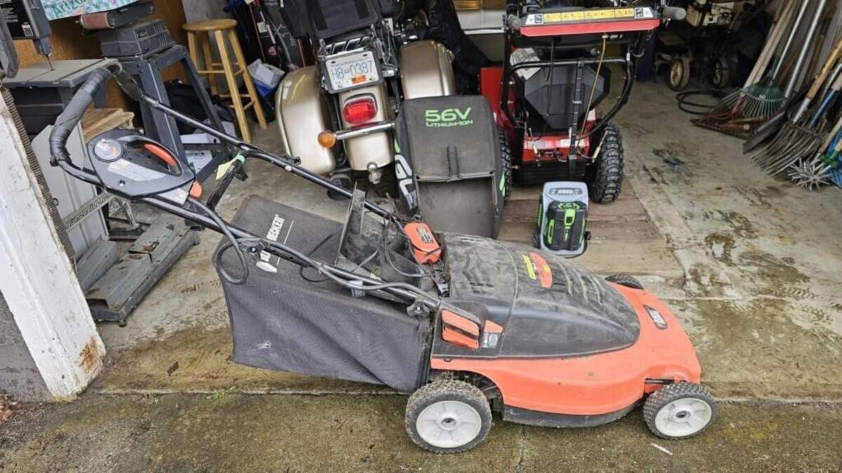 Images Kelowna Estate Liquidation
