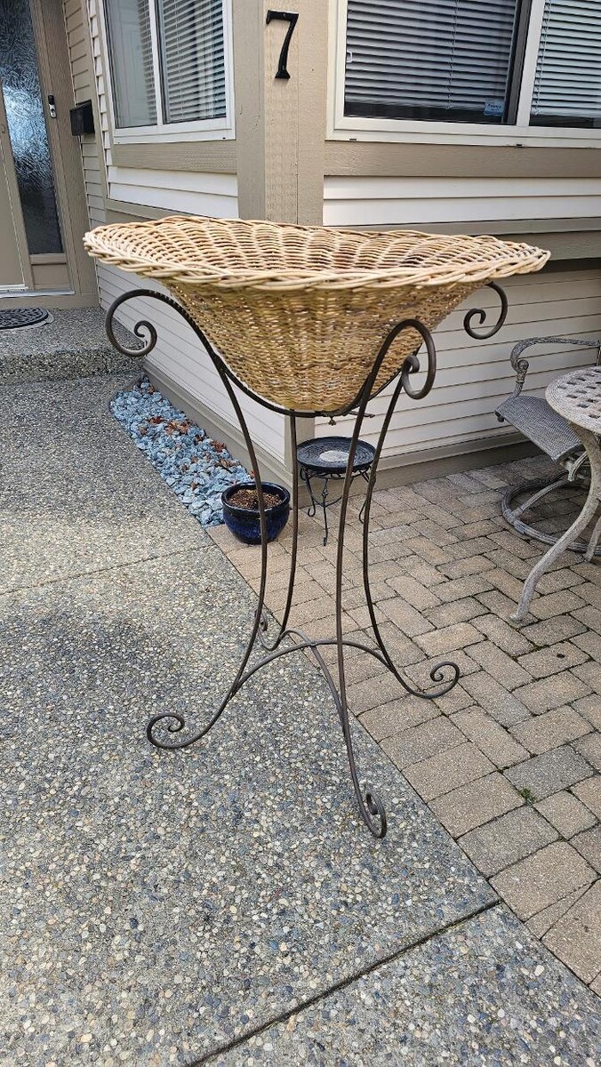 Images Kelowna Estate Liquidation