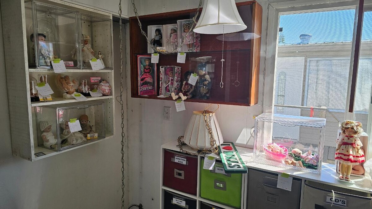 Images Kelowna Estate Liquidation