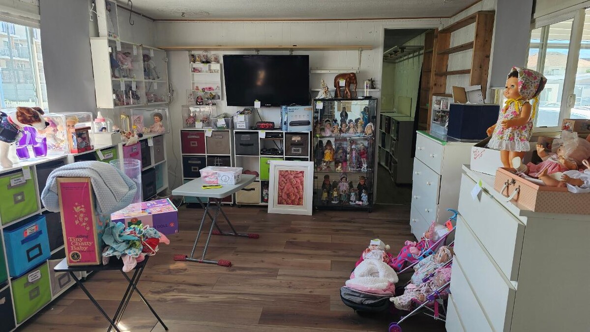 Images Kelowna Estate Liquidation