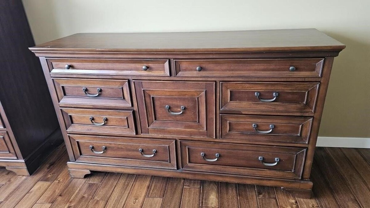 Images Kelowna Estate Liquidation