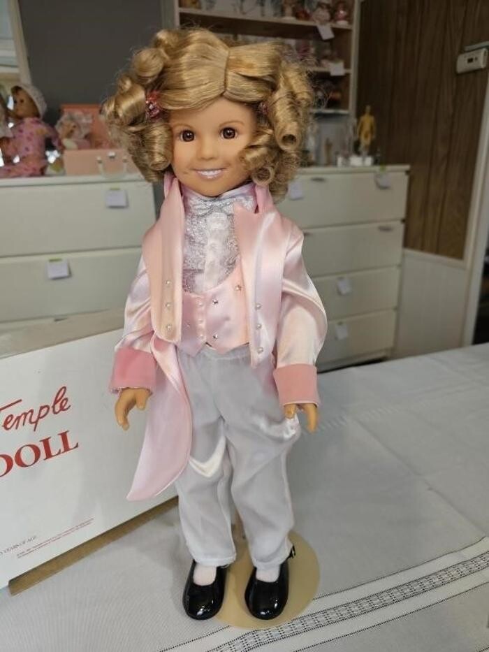 Images Kelowna Estate Liquidation