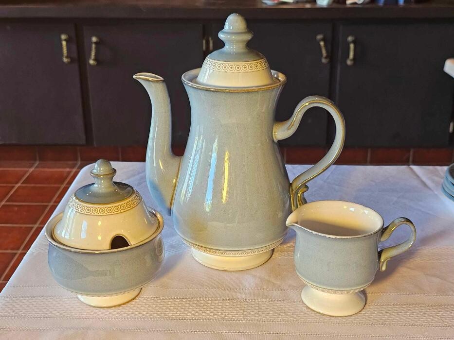 Images Kelowna Estate Liquidation