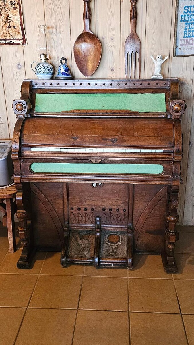 Images Kelowna Estate Liquidation