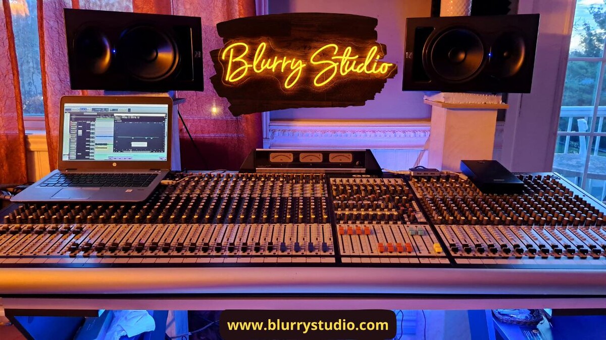 Images Blurry Studio