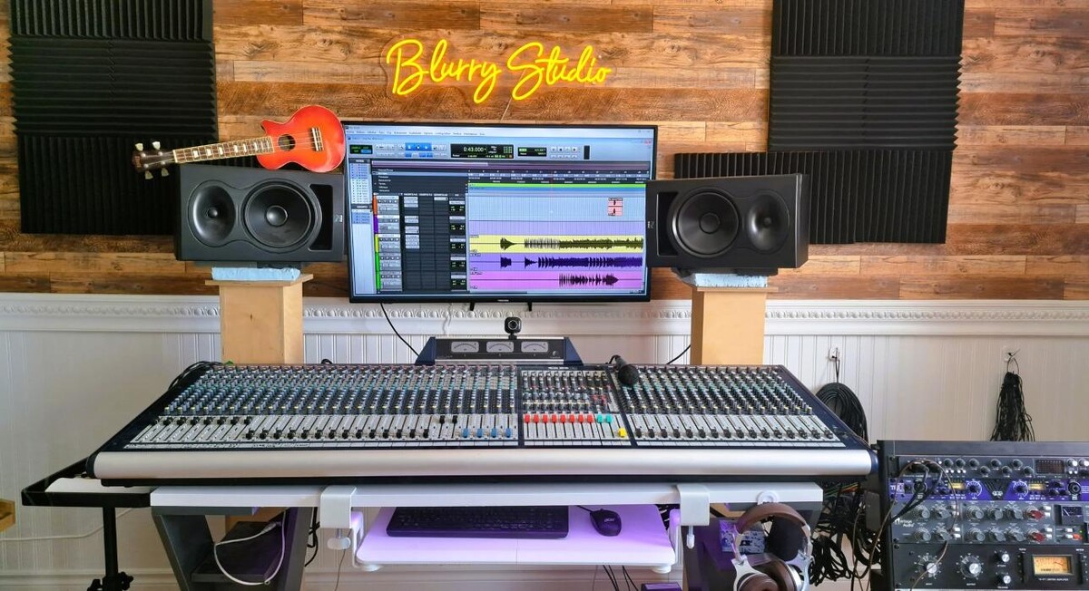 Images Blurry Studio