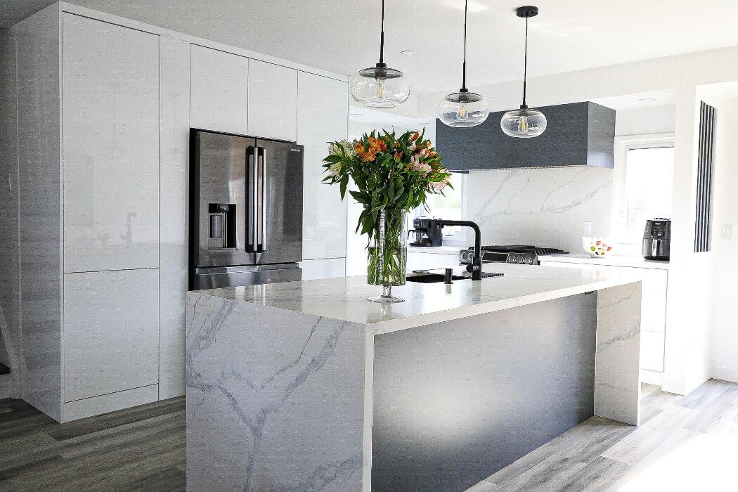 Images Ayvaun Design and Build