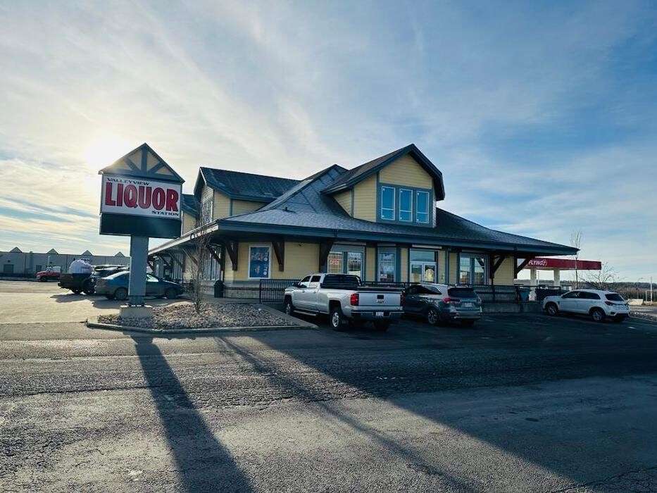 Images VALLEYVIEW LIQUOR STATION