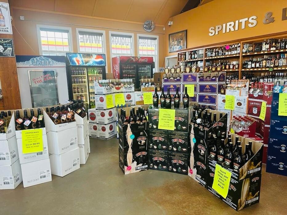 Images VALLEYVIEW LIQUOR STATION