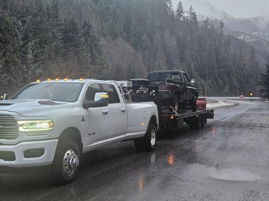 Images Silver Fox Hot Shot Services Inc.