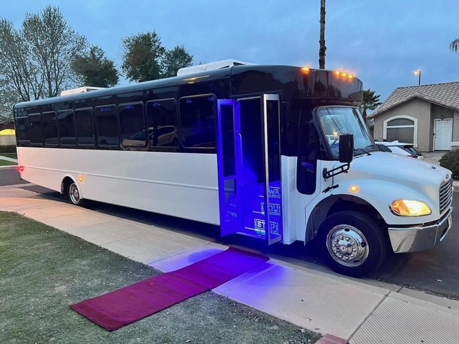 Images Pearson Gta Limo