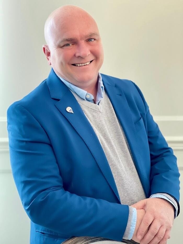 Images Brian Matthews, Realtor, Re/Max Realtron TPS Realty Inc.