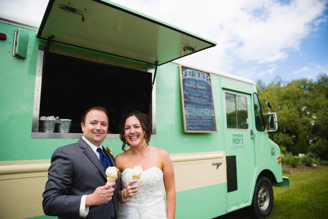 Images Wolf's Botanical Wedding Island