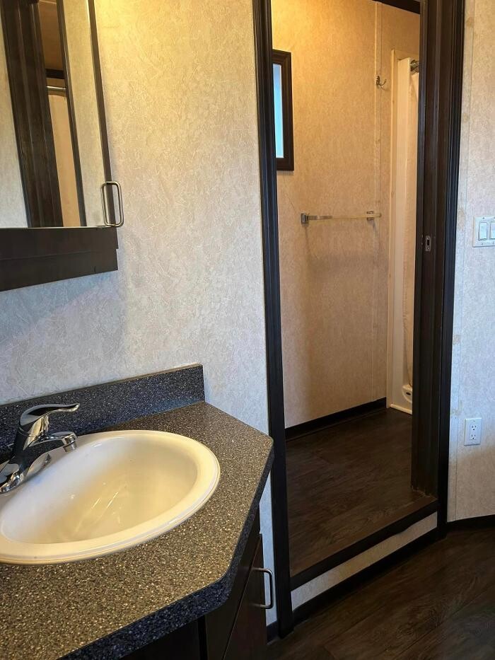 Images Shine Time Cleaning Services Ltd.