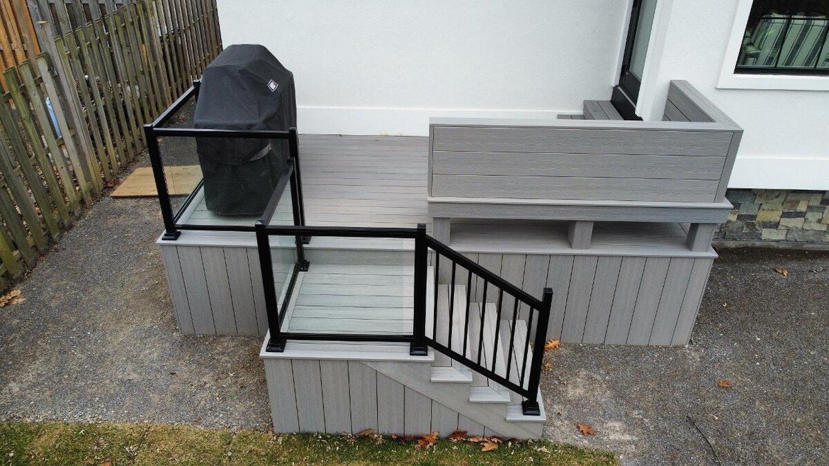 Images Mississauga Decks and Trim